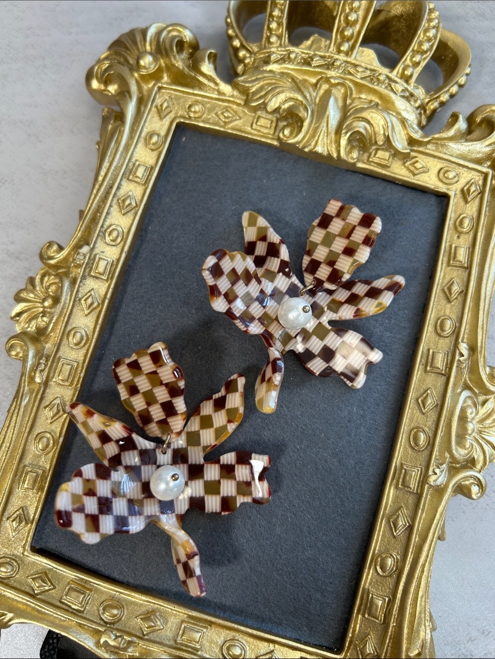 Stylish Woven Check Floral Resin Post Earrings with Freshwater Pearl